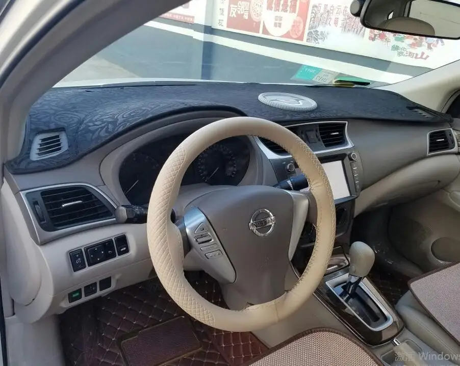 for Nissan Sylphy G11 bluebird 2012-2018 Flannel dashmats car-styling accessories dashboard cover dash pad 2013 2014 2017 
for Nissan Sylphy G11 bluebird 2012-2018 Flannel dashmats car-styling accessories dashboard cover dash pad 2013 2014 2017