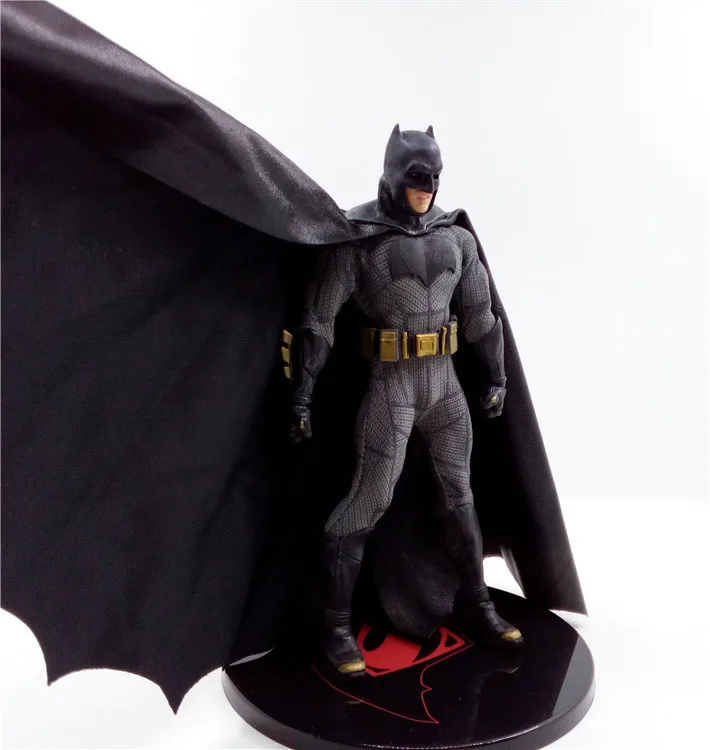 Xinduplan DC Comics Лига Справедливости Бэтмена и Супермена: на заре справедливости Mezco