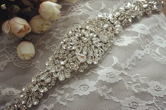 Rhinestone Crystal Applique Beaded Applique Bridal Belt Wedding Sash Applique Patchwork Needlework DIY Handmade Accessories
Rhinestone Crystal Applique Beaded Applique Bridal Belt Wedding Sash Applique Patchwork Needlework DIY Handmade Accessories