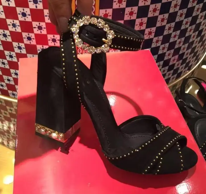 2018 New Sweet Black Brow Green Black Low Heel/Cow Suede Shoes Square Heel Buckle Strap women Shoes Big Size 43 Women's Sandals
2018 New Sweet Black Brow Green Black Low Heel/Cow Suede Shoes Square Heel Buckle Strap women Shoes Big Size 43 Women's Sandals