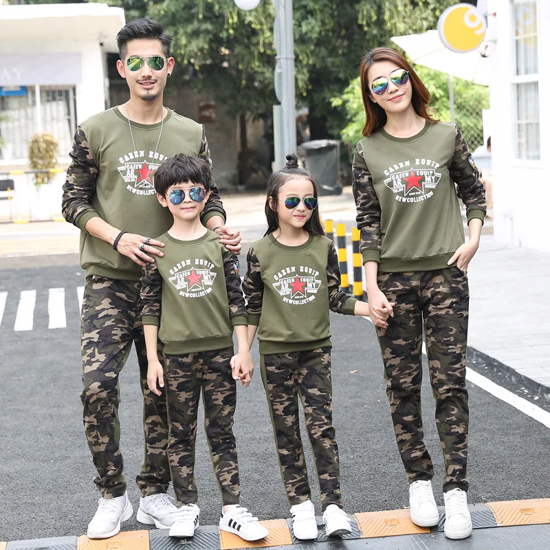 Family Suits 2pcs Clothes+pant Camouflage Letter for Dad Mom Kids Family Matching Clothing Student Clothes Outwear New Style
Family Suits 2pcs Clothes+pant Camouflage Letter for Dad Mom Kids Family Matching Clothing Student Clothes Outwear New Style