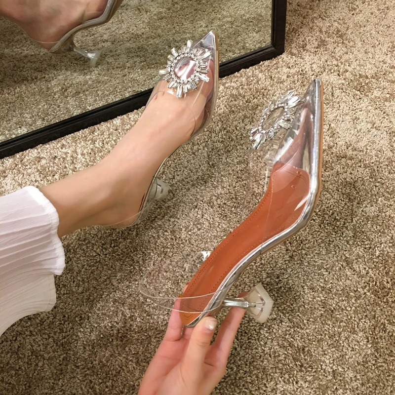 Women's shoes High heels Slim heels Summer 2019 New fashion diamond shiny transparent pointed Roman sandals
Women's shoes High heels Slim heels Summer 2019 New fashion diamond shiny transparent pointed Roman sandals
