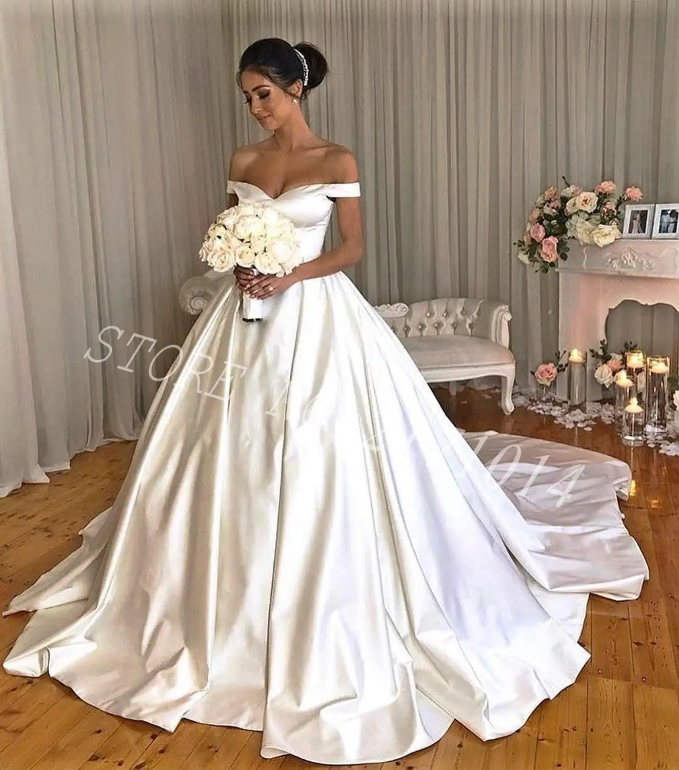 2020 New Simple Elegant Vintage Royal Off The Shoulder V Neck Backless Luxury Long White Satin Draped Ball Gown Wedding Dresses
2020 New Simple Elegant Vintage Royal Off The Shoulder V Neck Backless Luxury Long White Satin Draped Ball Gown Wedding Dresses