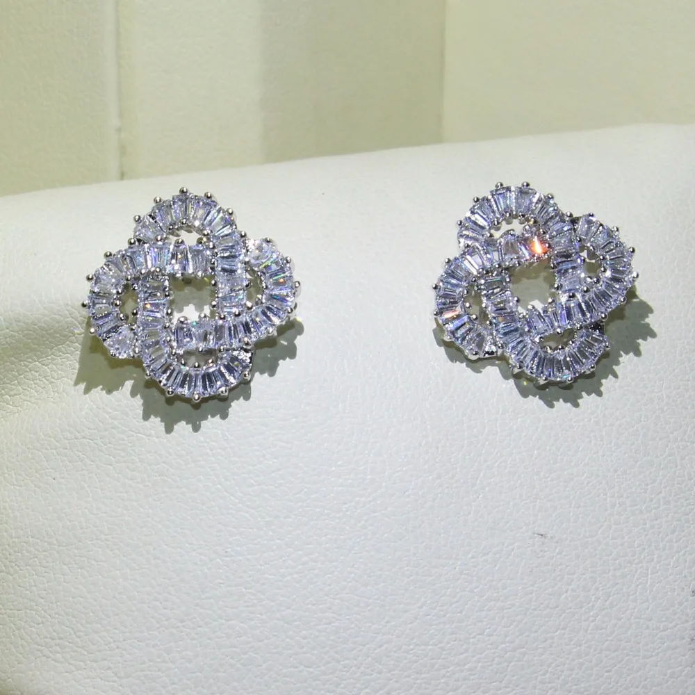 Brand New choucong Original Luxury Jewelry 925 Sterling Silver Princess 5A Zirconia Party Stud Earring 1 Pair For Lovers' G ift
Brand New choucong Original Luxury Jewelry 925 Sterling Silver Princess 5A Zirconia Party Stud Earring 1 Pair For Lovers' G ift