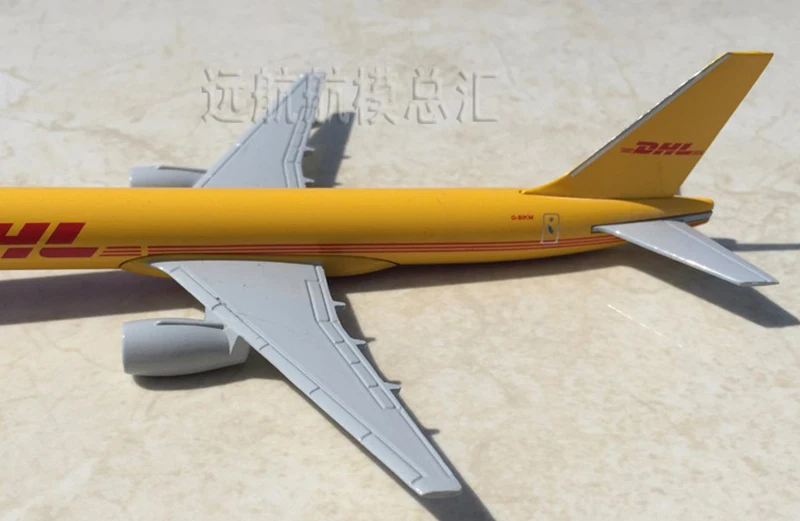 1/400 scale diecast airplanes model toys yellow DHL Express delivery aircraft Boeing 757-200 B757 w/Demonstration base moel
1/400 scale diecast airplanes model toys yellow DHL Express delivery aircraft Boeing 757-200 B757 w/Demonstration base moel