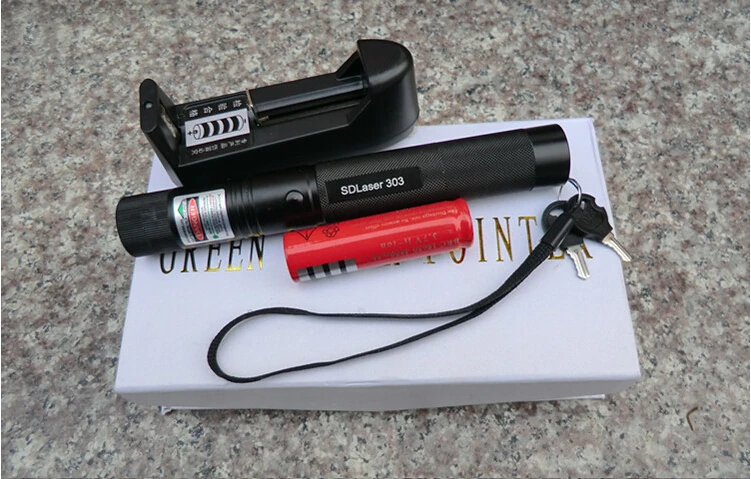 High power Military 30000M 30w 532nm SD Green laser pointers lazer Flashlight Light Burning Beam match Burn cigarettes Hunting
High power Military 30000M 30w 532nm SD Green laser pointers lazer Flashlight Light Burning Beam match Burn cigarettes Hunting