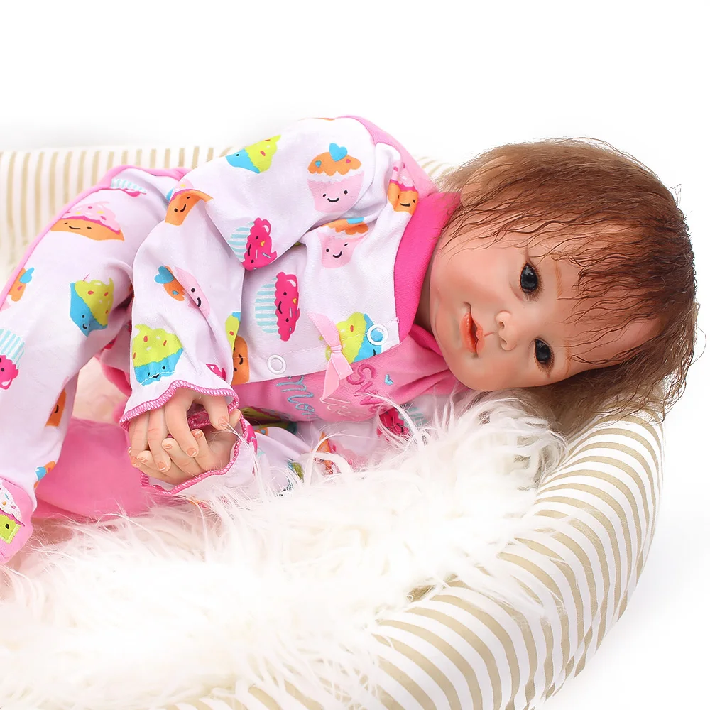 19inch Cute smiling girl Reborn Doll soft Silicone bebes reborn Doll alive baby dolls and mini plush bear toy for children gift
19inch Cute smiling girl Reborn Doll soft Silicone bebes reborn Doll alive baby dolls and mini plush bear toy for children gift