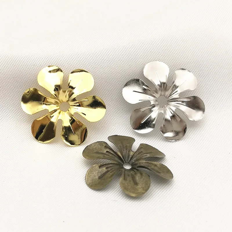 50 PCS 21mm Gold color/White K/Antique bronze Metal Filigree Flowers Slice Charms Setting Components for jewelry making
50 PCS 21mm Gold color/White K/Antique bronze Metal Filigree Flowers Slice Charms Setting Components for jewelry making