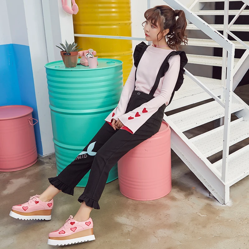 Princess sweet lolita pants Winter clothing embroidery flounces straight wool leisure nine pants overalls detachable straps VC12
Princess sweet lolita pants Winter clothing embroidery flounces straight wool leisure nine pants overalls detachable straps VC12