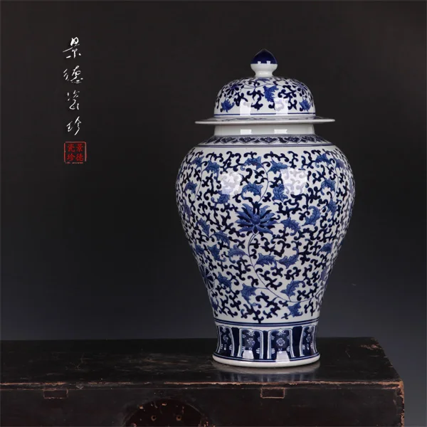 Jingdezhen ceramics porcelain vase hand ornaments Medium Tank Landing retro general living room decor
Jingdezhen ceramics porcelain vase hand ornaments Medium Tank Landing retro general living room decor