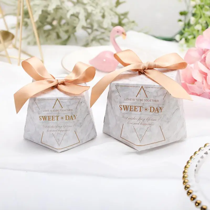 30pcs/lot Craft Paper Diamond Shape Candy Box Christmas Tree Gift Box Multiple Patterns Wedding Candy Box Party Supplies
30pcs/lot Craft Paper Diamond Shape Candy Box Christmas Tree Gift Box Multiple Patterns Wedding Candy Box Party Supplies