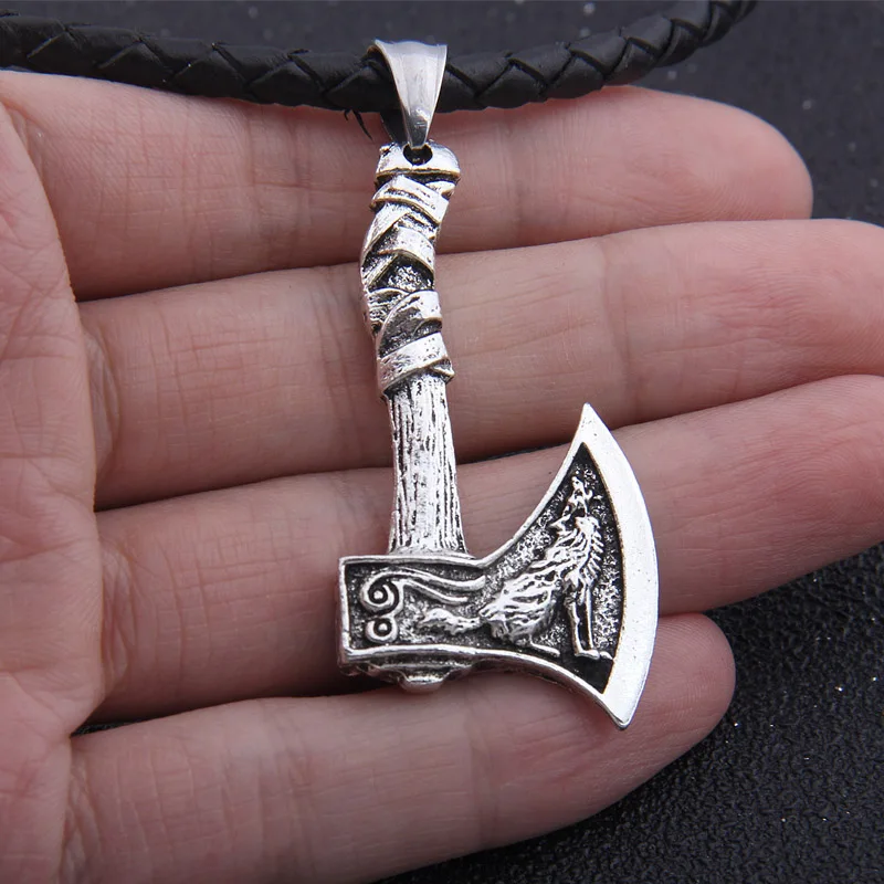 Dropshipping antique silver color viking wolf and odin raven ax pendant necklace as birthday gift
Dropshipping antique silver color viking wolf and odin raven ax pendant necklace as birthday gift