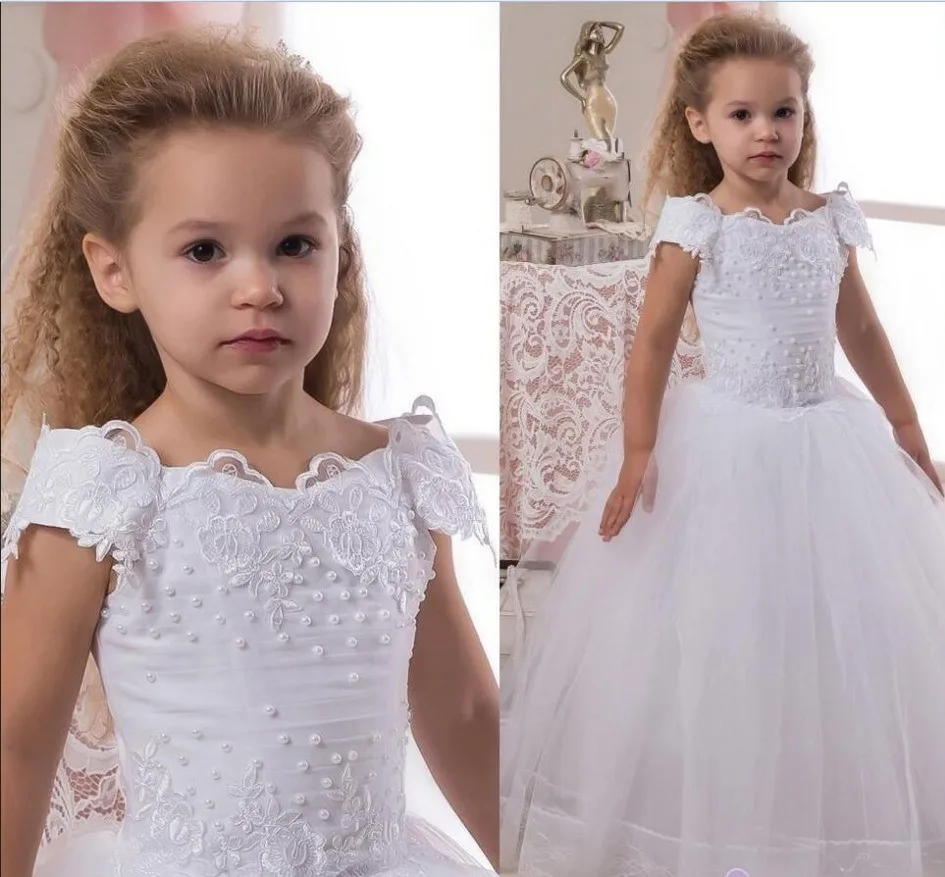 2021 Lace Communion Dresses Short Sleeves Ball Gown Flower Girls Dresses off shoulder Full Length Birthday Lovely 2021
2021 Lace Communion Dresses Short Sleeves Ball Gown Flower Girls Dresses off shoulder Full Length Birthday Lovely 2021