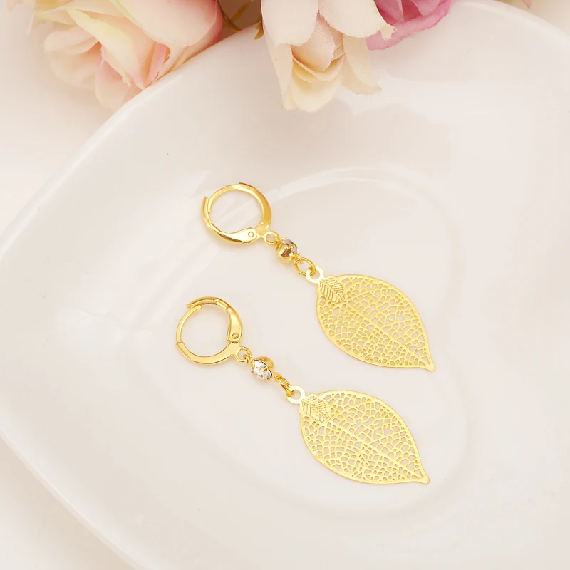 Romantic Gold color Fashion Earrings Jewelry Women's Earrings girls charms cz crystal leaf pendant earring best love gift
Romantic Gold color Fashion Earrings Jewelry Women's Earrings girls charms cz crystal leaf pendant earring best love gift