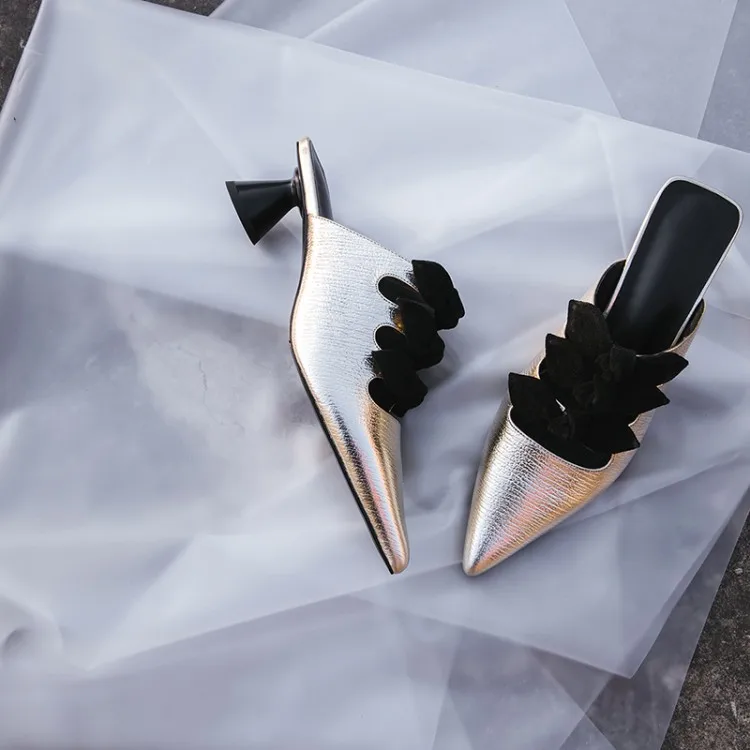 Deification Genuine Leather fashion shoes 2018 women shoes Strange Med Heel mules slides women Butterfly-Knot pantunflas mujer
Deification Genuine Leather fashion shoes 2018 women shoes Strange Med Heel mules slides women Butterfly-Knot pantunflas mujer