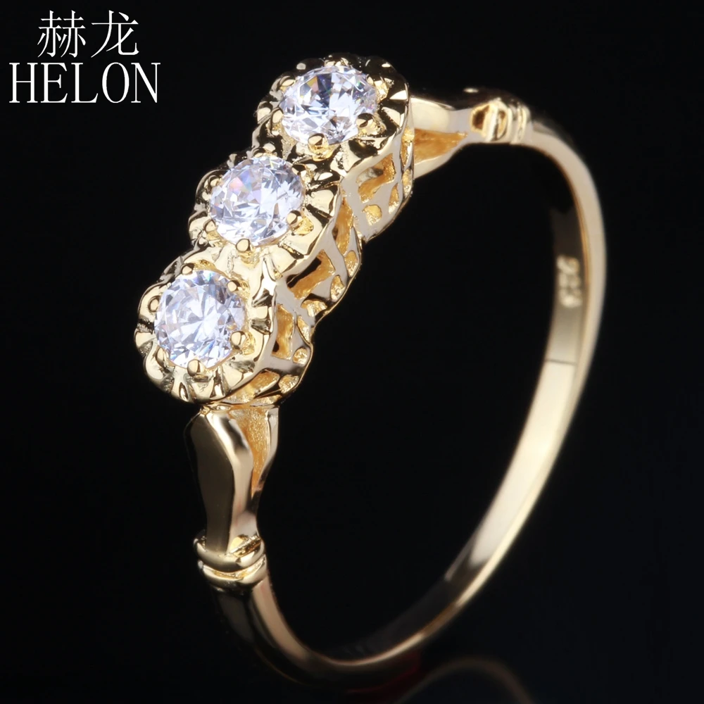 HELON Women Exquisite Jewelry Solid 14K Yellow Gold 3mm Round Three Stone Lab Grown Diamond Moissanites Engagement Wedding Ring
HELON Women Exquisite Jewelry Solid 14K Yellow Gold 3mm Round Three Stone Lab Grown Diamond Moissanites Engagement Wedding Ring