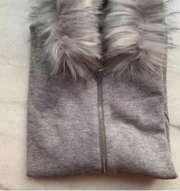 Women's two-piece winter knitted suit women's fashion leather fur collar hooded cardigan + trousers knitted 2 sets of women
Women's two-piece winter knitted suit women's fashion leather fur collar hooded cardigan + trousers knitted 2 sets of women