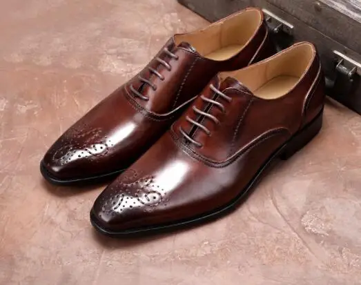 Men lace-up Bullock carved Oxfords Genuine Leather Formal dress Shoes For Man NEW party wedding square toe shoes
Men lace-up Bullock carved Oxfords Genuine Leather Formal dress Shoes For Man NEW party wedding square toe shoes