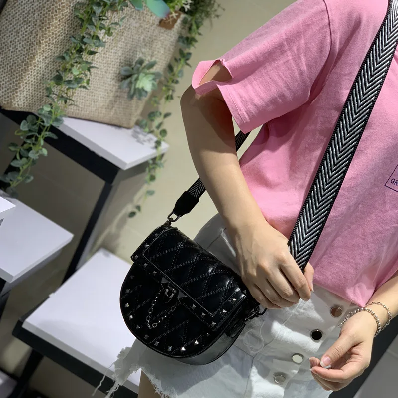 Luxury Women Crossbody Bag Fashion Diamond Lattice Saddle Bags PU Leather Shoulder Bags for Female Handbags Designer Bolsas
Luxury Women Crossbody Bag Fashion Diamond Lattice Saddle Bags PU Leather Shoulder Bags for Female Handbags Designer Bolsas