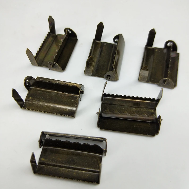 30 pcs/lot Bronze metal buckle Suspenders adjustment buckles Craft Sewing materials Garment Accessories 2.0cm/2.5cm
30 pcs/lot Bronze metal buckle Suspenders adjustment buckles Craft Sewing materials Garment Accessories 2.0cm/2.5cm