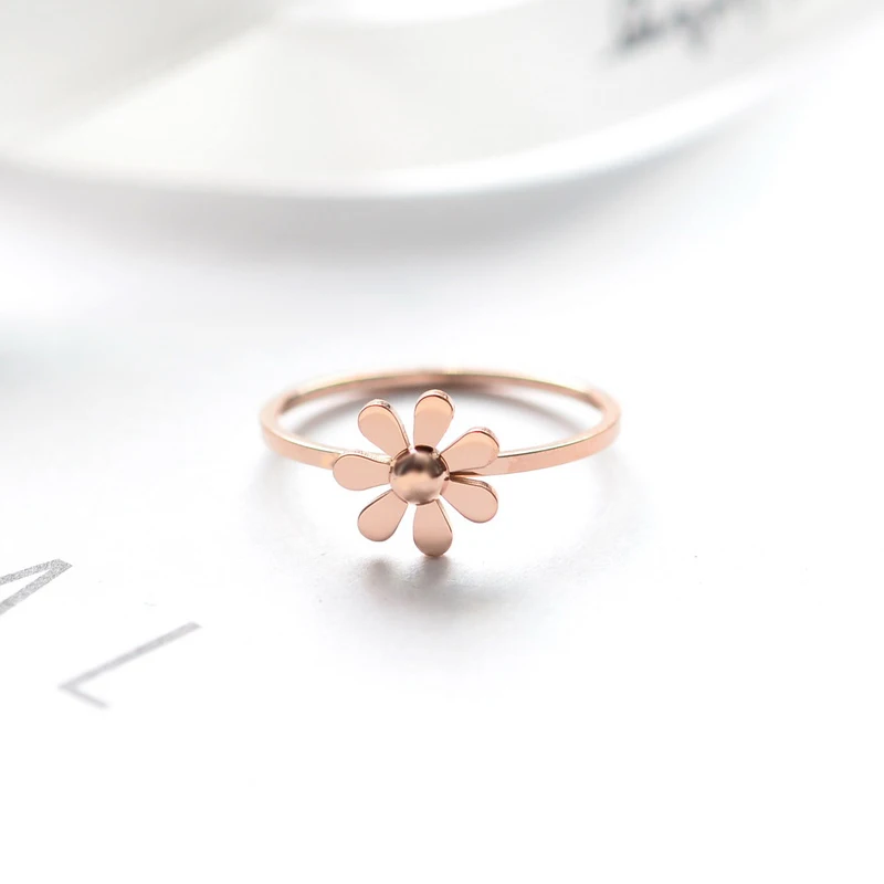 YUN RUO Top Brand Simplicity Daisy Rings for Woman Girl Wedding Jewelry Rose Gold Color 316 L Stainless Steel Gift Top Quality
YUN RUO Top Brand Simplicity Daisy Rings for Woman Girl Wedding Jewelry Rose Gold Color 316 L Stainless Steel Gift Top Quality