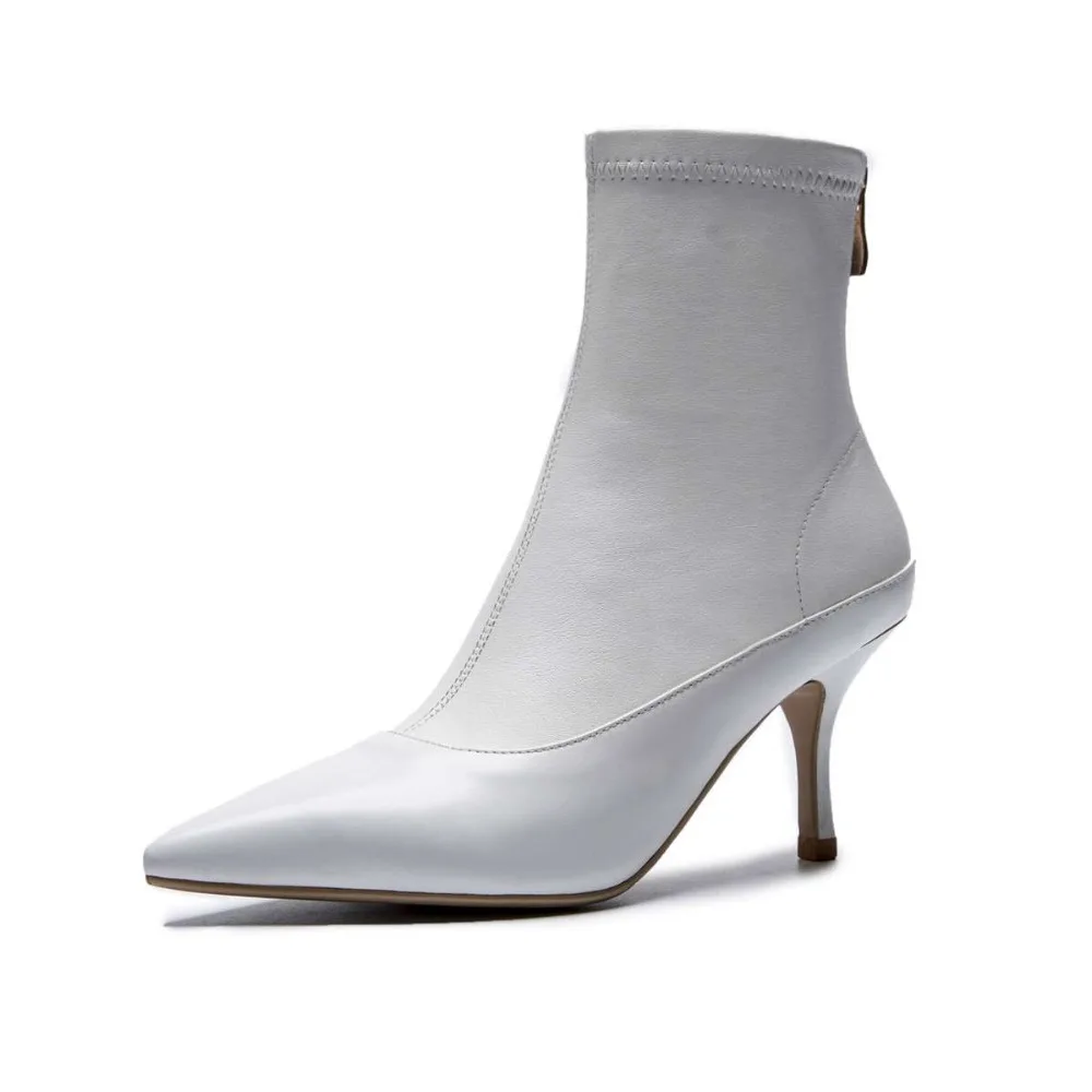 Women's Shoes
Women's Shoes