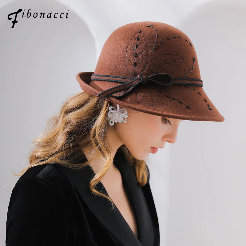 Fibonacci 2018 New Autumn Winter Female Irregular Brim Fedoras Wool Felt Trilby Hat Dome Floral Bowler Women Fedora Hats
Fibonacci 2018 New Autumn Winter Female Irregular Brim Fedoras Wool Felt Trilby Hat Dome Floral Bowler Women Fedora Hats