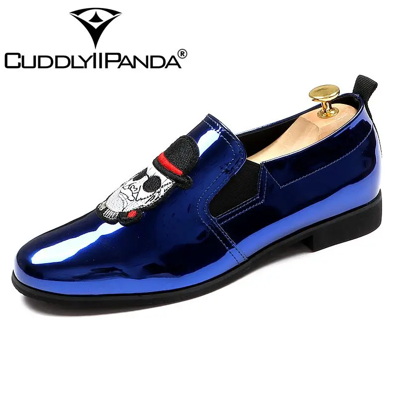 CuddlyIIPanda Brand Men Patent Leather Fashion Loafers Luxury Brand Summer Print Embroidery Fashion Party and Wedding Men Shoes
CuddlyIIPanda Brand Men Patent Leather Fashion Loafers Luxury Brand Summer Print Embroidery Fashion Party and Wedding Men Shoes