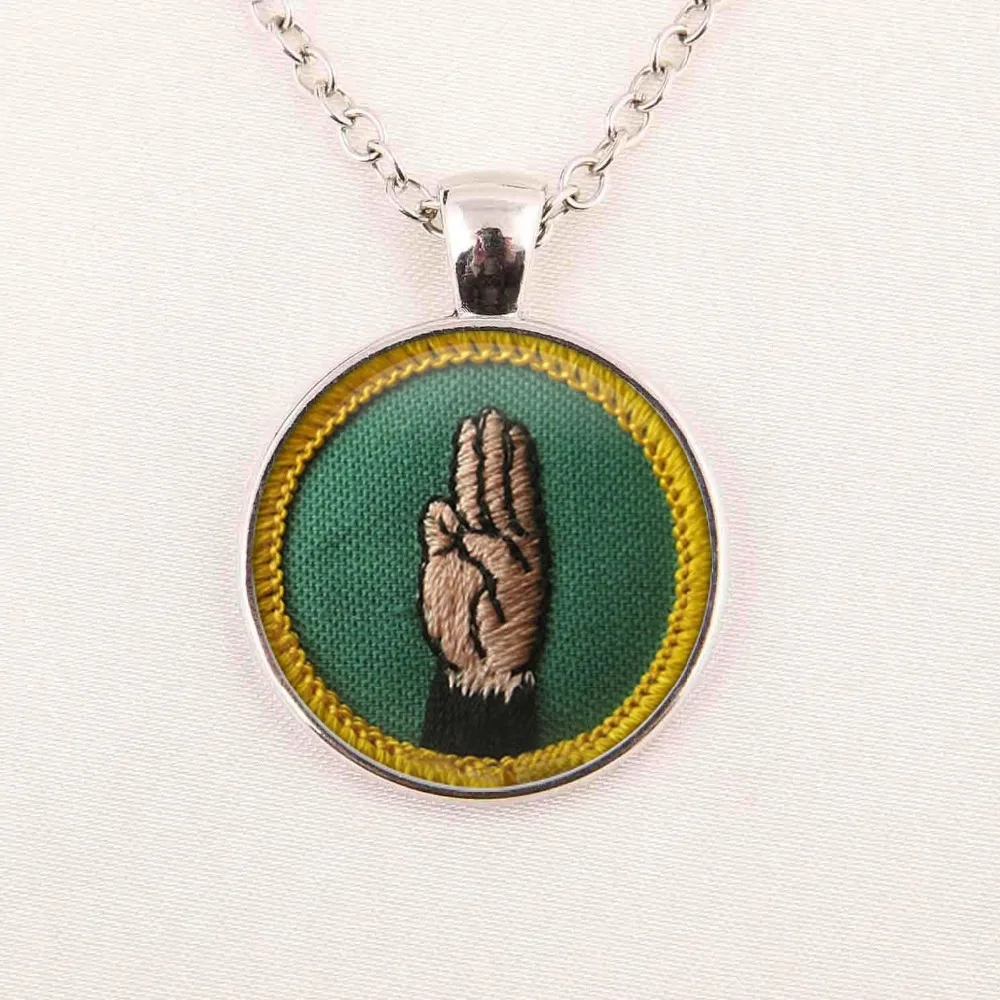 Купольное ожерелье s Girl Scout винтажные языки Cadette символ значок ручная работа фото