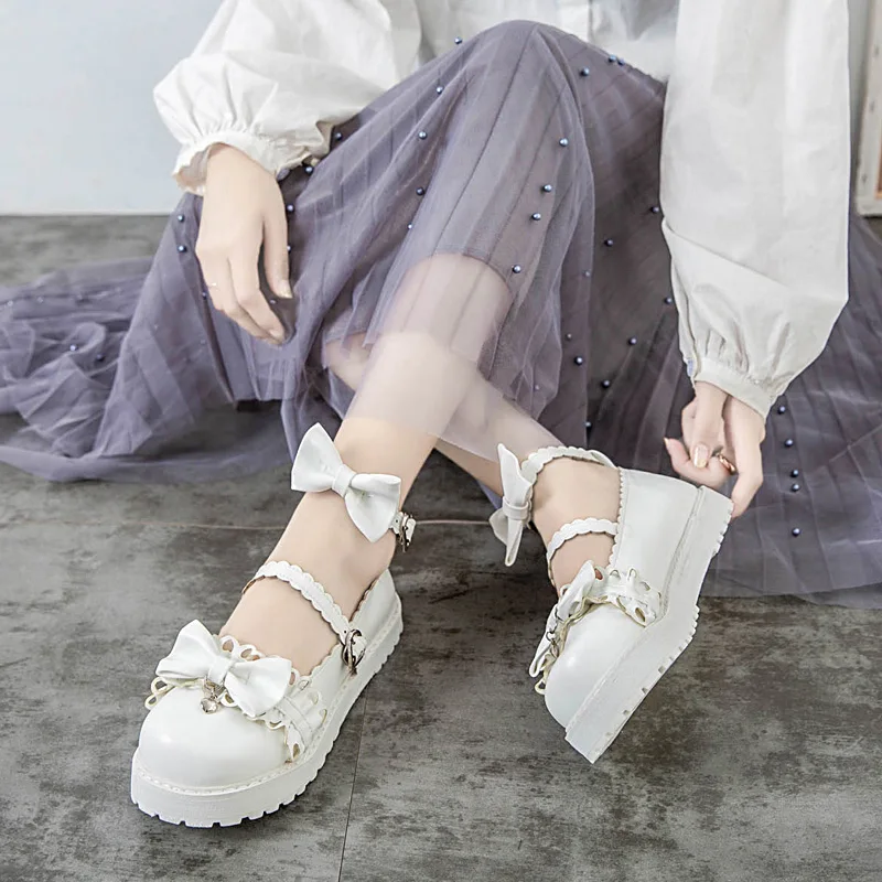 Summer new Lolita Mori girl shoes Japanese Low Heel Round Head Bowknot Princess Kawaii Girl Women Shoes Cosplay JK Uniform Shoes
Summer new Lolita Mori girl shoes Japanese Low Heel Round Head Bowknot Princess Kawaii Girl Women Shoes Cosplay JK Uniform Shoes