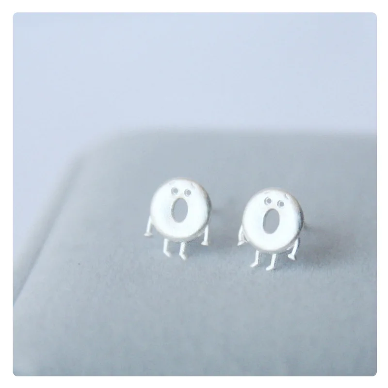 Daisies 925 Sterling Silver Ghost Shaped Cookies Craft Lovely Simple Stud Earring For Woman pendientes de plata
Daisies 925 Sterling Silver Ghost Shaped Cookies Craft Lovely Simple Stud Earring For Woman pendientes de plata