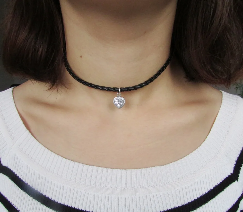 2016 100% pure 925 sterling silver halo heart cubic zirconia valentines gift leather chain silver necklace
2016 100% pure 925 sterling silver halo heart cubic zirconia valentines gift leather chain silver necklace