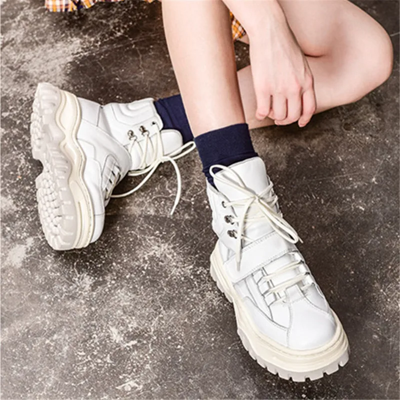 Punk Style Women Ankle Boots Lace Up Suede Riding Boots Female Platform Botas Mujer Flat Rubber Shoes Woman Flats
Punk Style Women Ankle Boots Lace Up Suede Riding Boots Female Platform Botas Mujer Flat Rubber Shoes Woman Flats