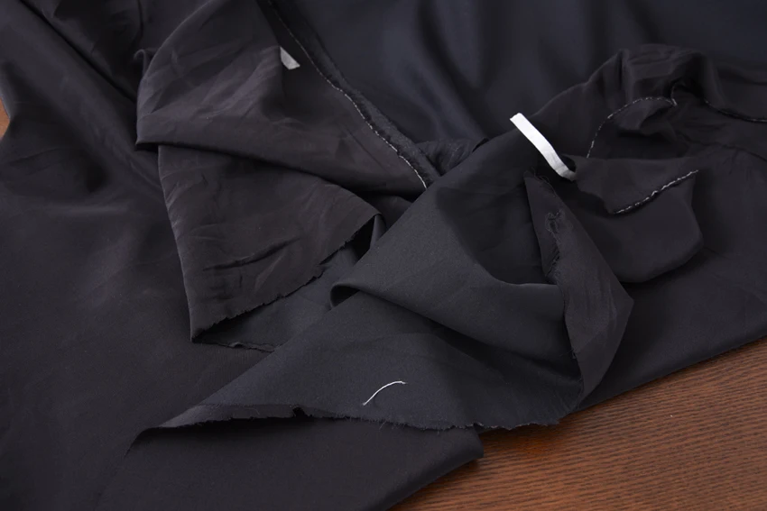 Crepe de Chine, compound crepe de Chine, 1.4 meter wide, black 39 yuan, one meter.
Crepe de Chine, compound crepe de Chine, 1.4 meter wide, black 39 yuan, one meter.