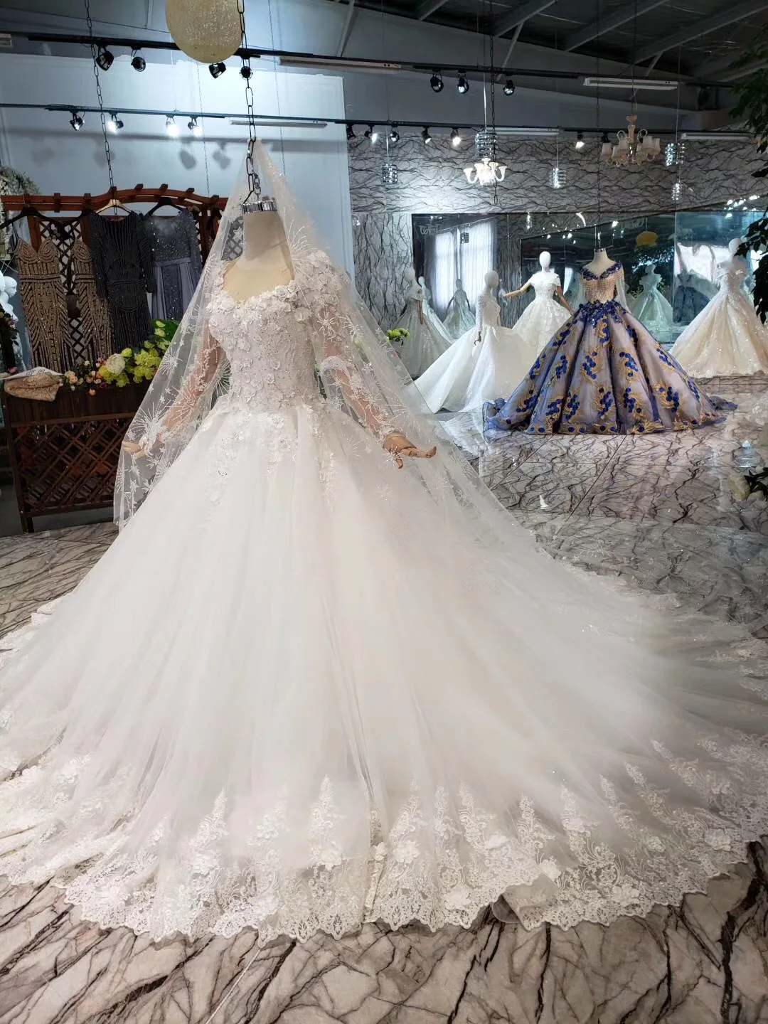 2019 New Style Ball Gown Wedding Dress Turkey 3d Flowers Bride Romantic Nude Weding Dress Long Sleeves Popular Wedding Gowns
2019 New Style Ball Gown Wedding Dress Turkey 3d Flowers Bride Romantic Nude Weding Dress Long Sleeves Popular Wedding Gowns