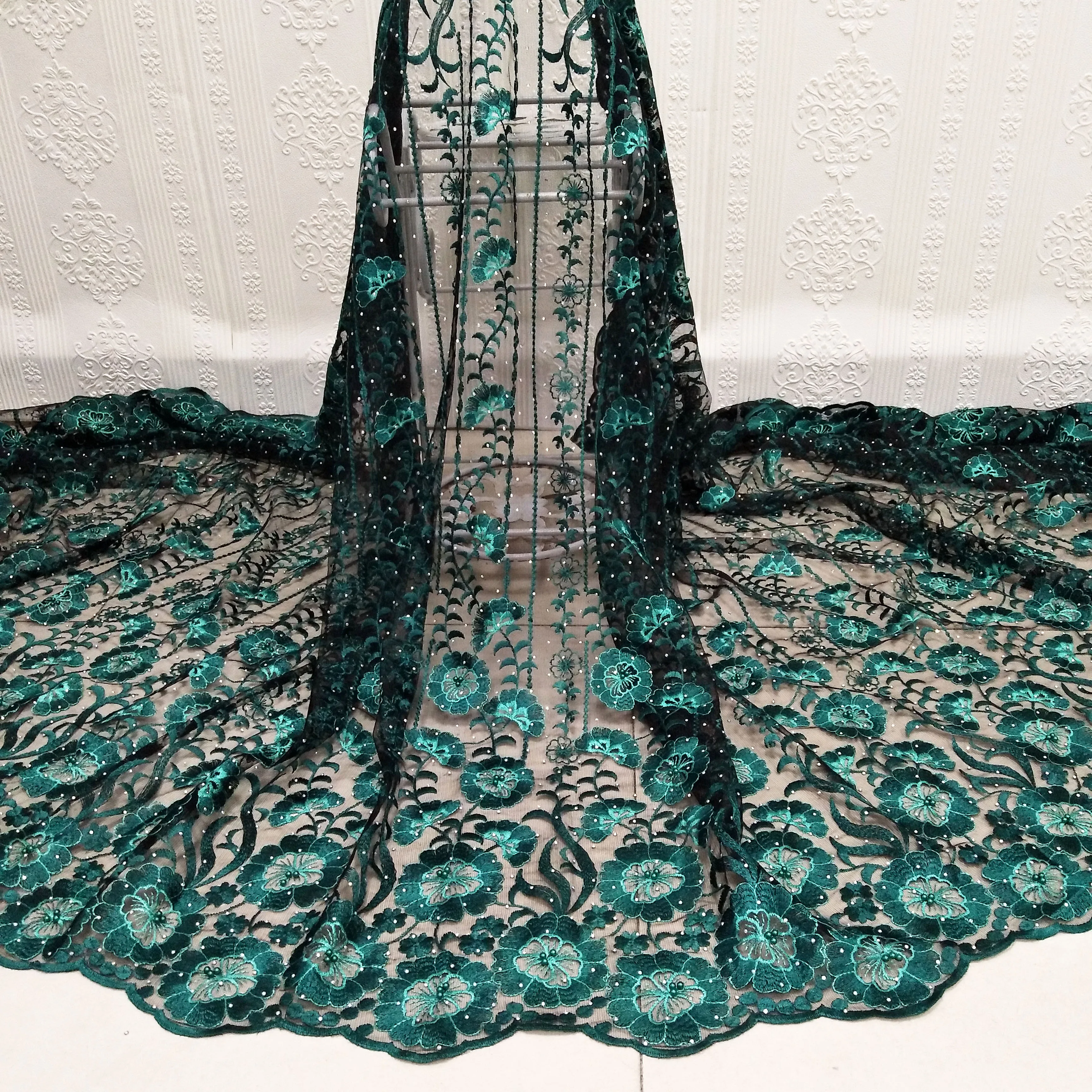 african net lace embroidery 5 yards nigeria stone lace fabric for women wedding party lace dress
african net lace embroidery 5 yards nigeria stone lace fabric for women wedding party lace dress