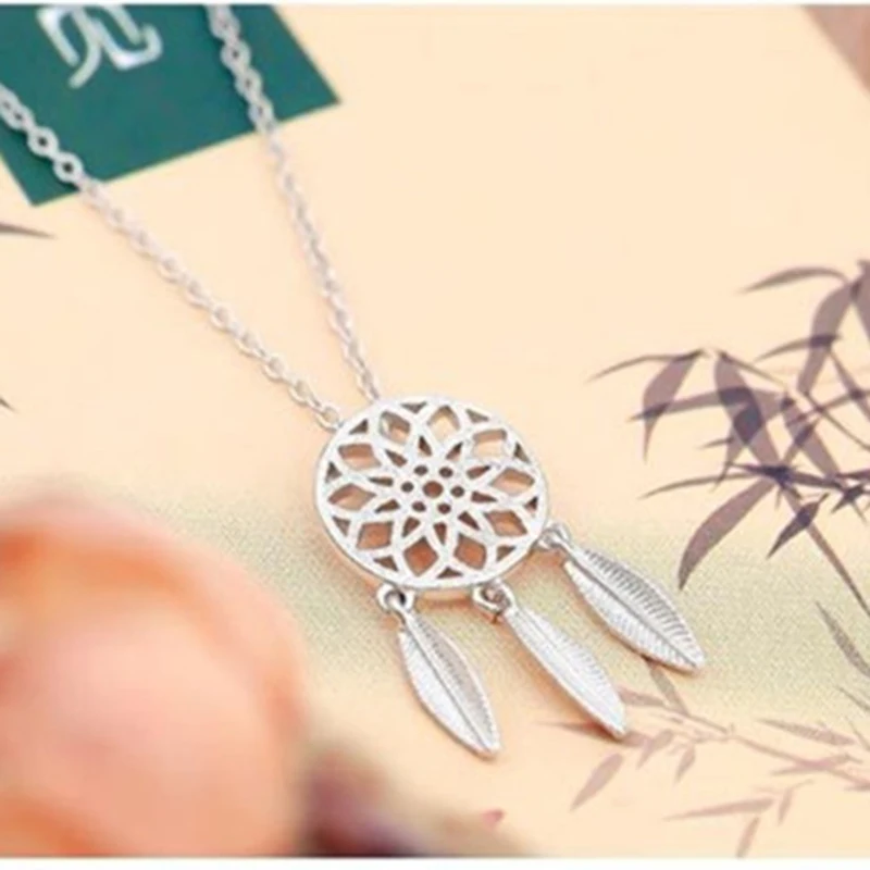 MEYRROYU 925 Sterling Silver Ladies New Fashion Dream Catcher Feather Pendant Necklace Jewelry Gift Accessories 2021
MEYRROYU 925 Sterling Silver Ladies New Fashion Dream Catcher Feather Pendant Necklace Jewelry Gift Accessories 2021
