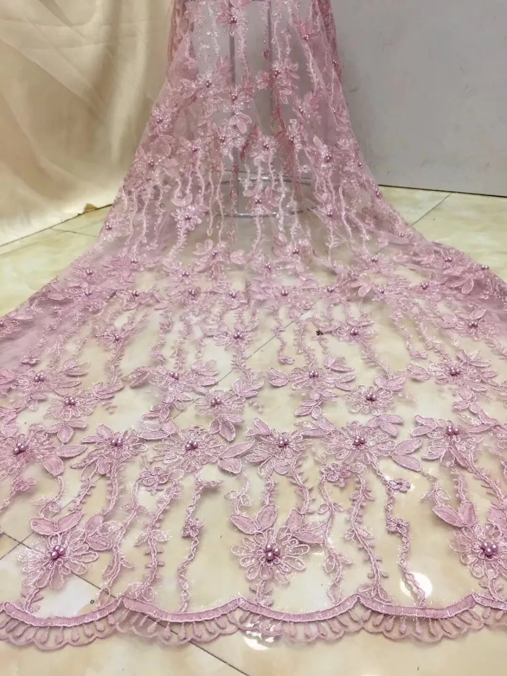 2019 High Quality 3D Flowers with Beads Tulle Lace Fabric Nigerian Embroidered Sequins Tulle Lace Fabric for Wedding pink yollew
2019 High Quality 3D Flowers with Beads Tulle Lace Fabric Nigerian Embroidered Sequins Tulle Lace Fabric for Wedding pink yollew