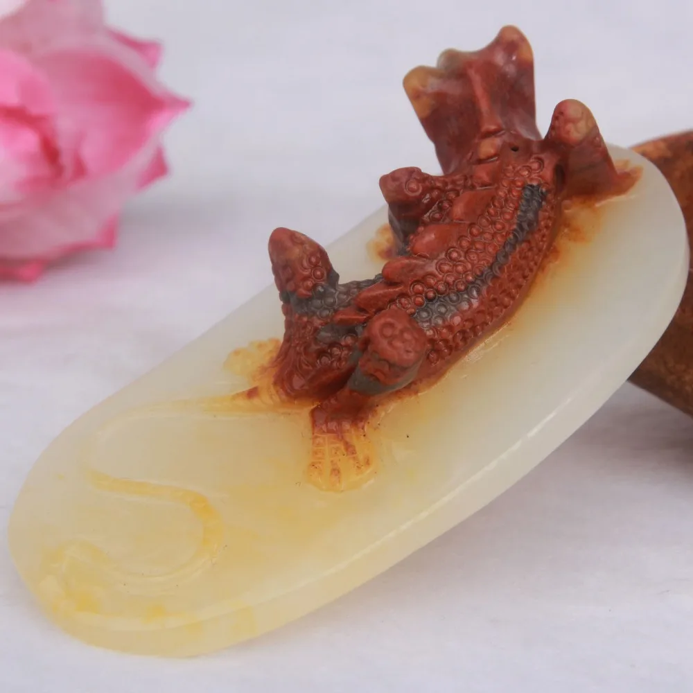 Pure manual sculpture of yunnan longling Huang Longyu lizards pendant tie-in style pendant necklace charm men
Pure manual sculpture of yunnan longling Huang Longyu lizards pendant tie-in style pendant necklace charm men