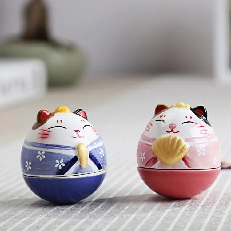 Hot Selling Wedding Gift Ceramic Cat Tumbler Lover Souvenir Gift Table Decoration Orgnament Marriage Room Cute Lucky Kitty 04351
Hot Selling Wedding Gift Ceramic Cat Tumbler Lover Souvenir Gift Table Decoration Orgnament Marriage Room Cute Lucky Kitty 04351