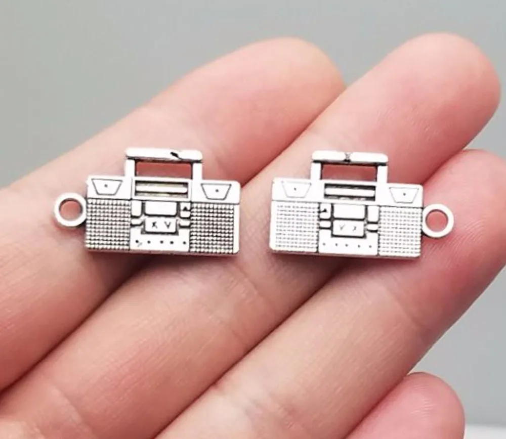 25pcs/lot--23x13mm, Antique silver plated The old radio charms,DIY supplies,Jewelry accessories
25pcs/lot--23x13mm, Antique silver plated The old radio charms,DIY supplies,Jewelry accessories