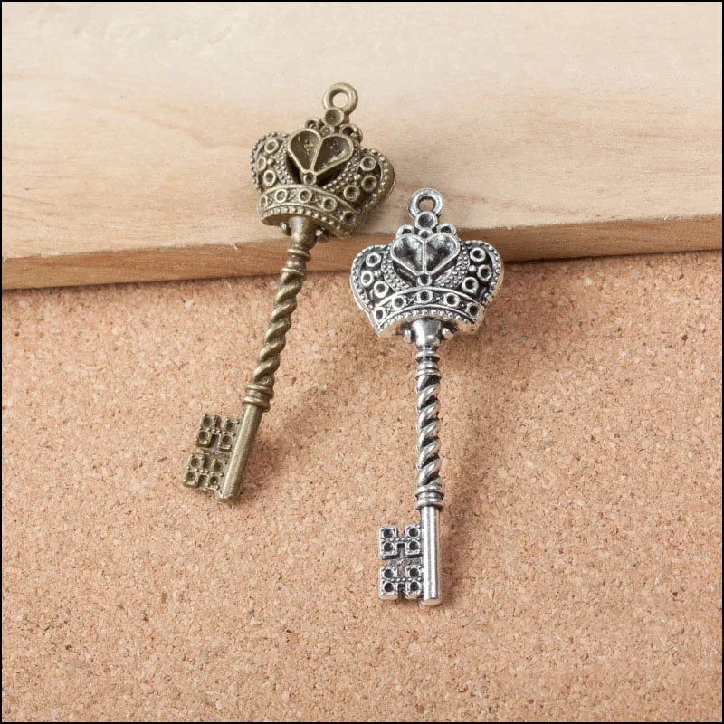 2021 most popular 20 Pieces/Lot 61mm* 21mm Antique Silver Color Antique bronze Plated crown charm key charms For Jewelry Making
2021 most popular 20 Pieces/Lot 61mm* 21mm Antique Silver Color Antique bronze Plated crown charm key charms For Jewelry Making
