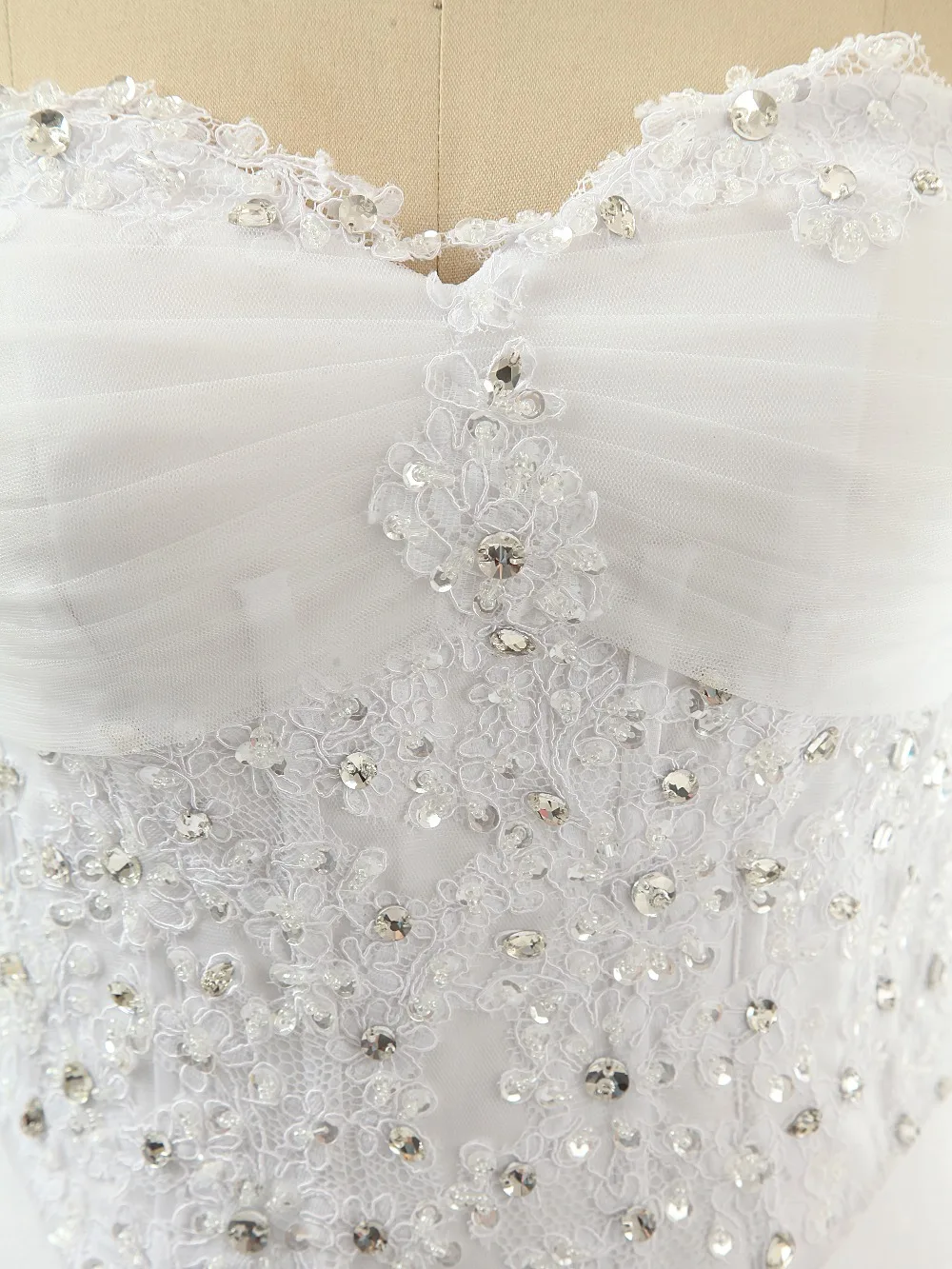 vestido de noiva renda 2017 Elegant Lace Applique Beaded A Line Bandage Floor Length Tulle Sweetheart Bridal Wedding Dress 2015
vestido de noiva renda 2017 Elegant Lace Applique Beaded A Line Bandage Floor Length Tulle Sweetheart Bridal Wedding Dress 2015