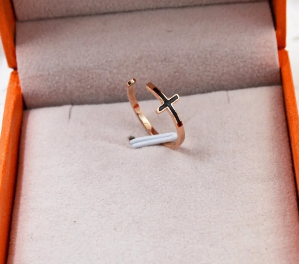 Fashion Titanium steel Stainless steel Rose Gold Color Black Cross ring,High quality finger ring,free shipping
Fashion Titanium steel Stainless steel Rose Gold Color Black Cross ring,High quality finger ring,free shipping