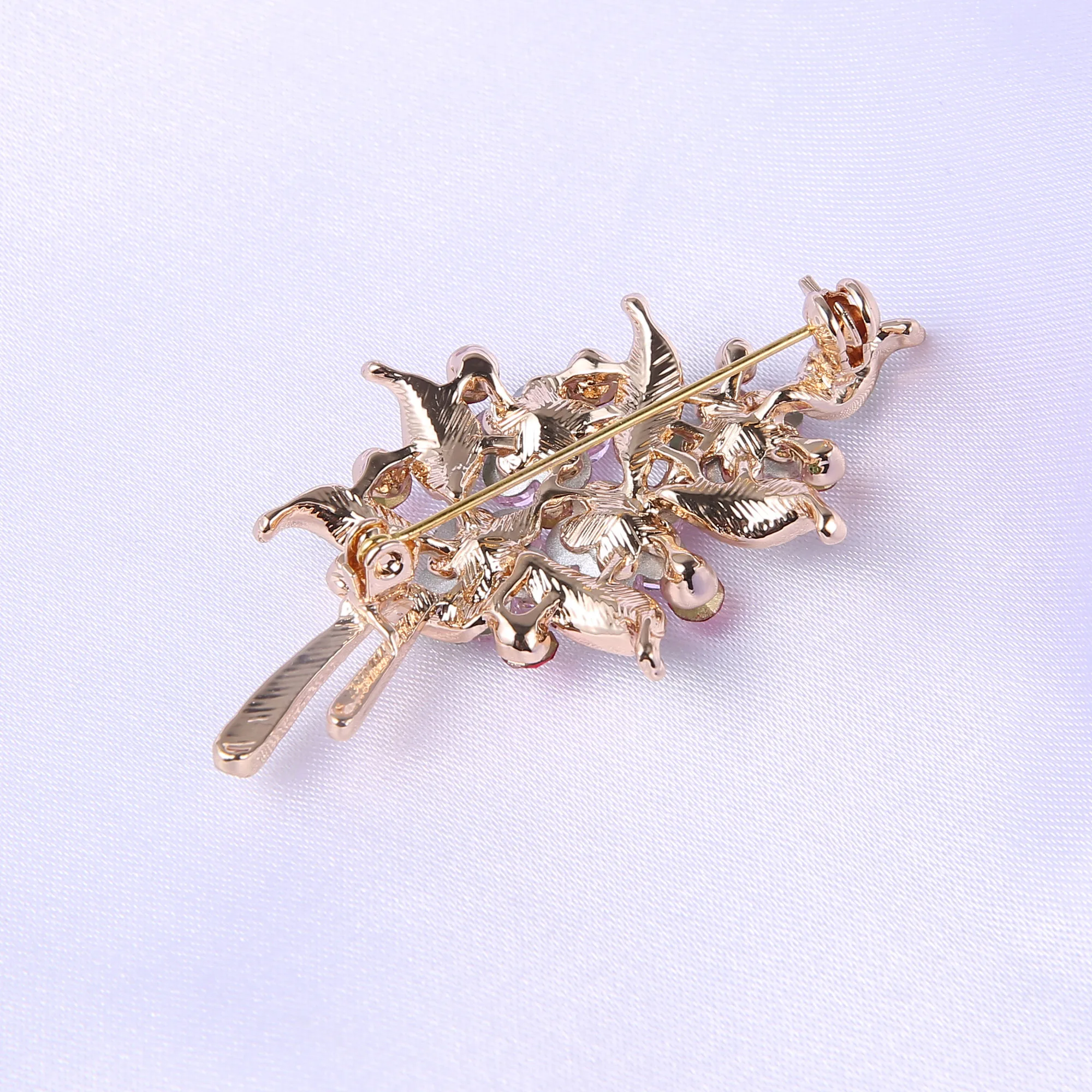 Flower Brooch pins Crystal Brooches For women Clothing Decoration Fashion Beautiful Jewelry Plant Flower Trendy Brooches
Flower Brooch pins Crystal Brooches For women Clothing Decoration Fashion Beautiful Jewelry Plant Flower Trendy Brooches