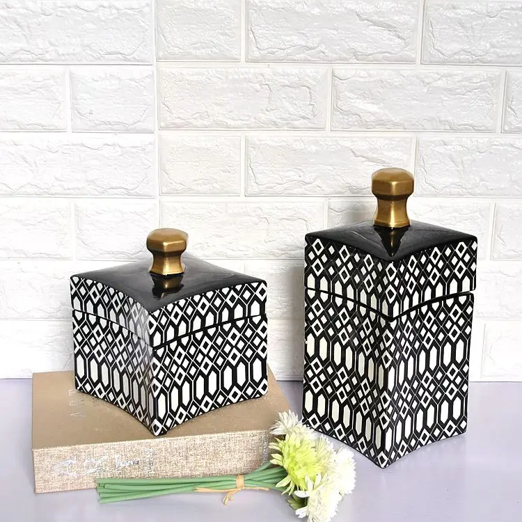Black And White Geometric Pattern Decorative Pot Simple Fashion Nordic Style Ceramic Curved Surface Home Soft Decorative Vase
Black And White Geometric Pattern Decorative Pot Simple Fashion Nordic Style Ceramic Curved Surface Home Soft Decorative Vase
