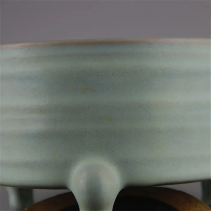 Collection Chinese Ancient Porcelain The Song Dynasty Ru Azure Glaze Three Leg Incense Burner Censer
Collection Chinese Ancient Porcelain The Song Dynasty Ru Azure Glaze Three Leg Incense Burner Censer