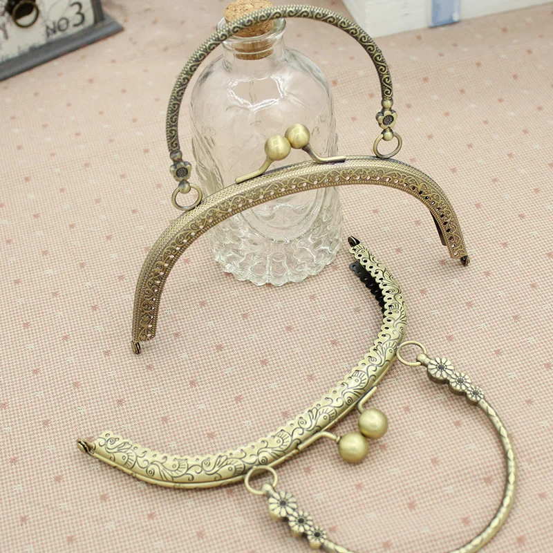 16.5 Cm Metal Purse Frame Obag Handle Handles Chain DIY Accessories For Making Purses Bag Parts Anses De Sac Drop Shopping
16.5 Cm Metal Purse Frame Obag Handle Handles Chain DIY Accessories For Making Purses Bag Parts Anses De Sac Drop Shopping
