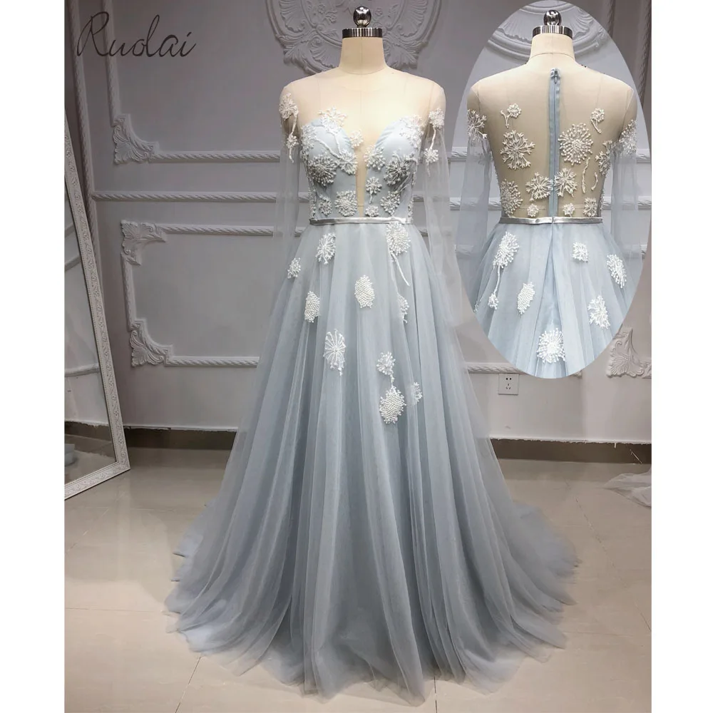 New A Line Light Blue Dandelion applique Long sleeve Evening Gown for Women Evening dress robe de soiree
New A Line Light Blue Dandelion applique Long sleeve Evening Gown for Women Evening dress robe de soiree