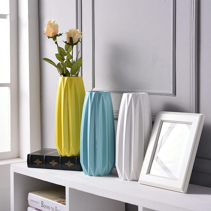 Nordic Minimalist Ceramic Vase Dining Table Ornaments Creative Tabletop Dried Flower Striped Design Vase Wedding Home Decor
Nordic Minimalist Ceramic Vase Dining Table Ornaments Creative Tabletop Dried Flower Striped Design Vase Wedding Home Decor